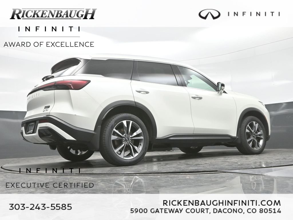 Certified Used 2023 White INFINITI LUXE image 35