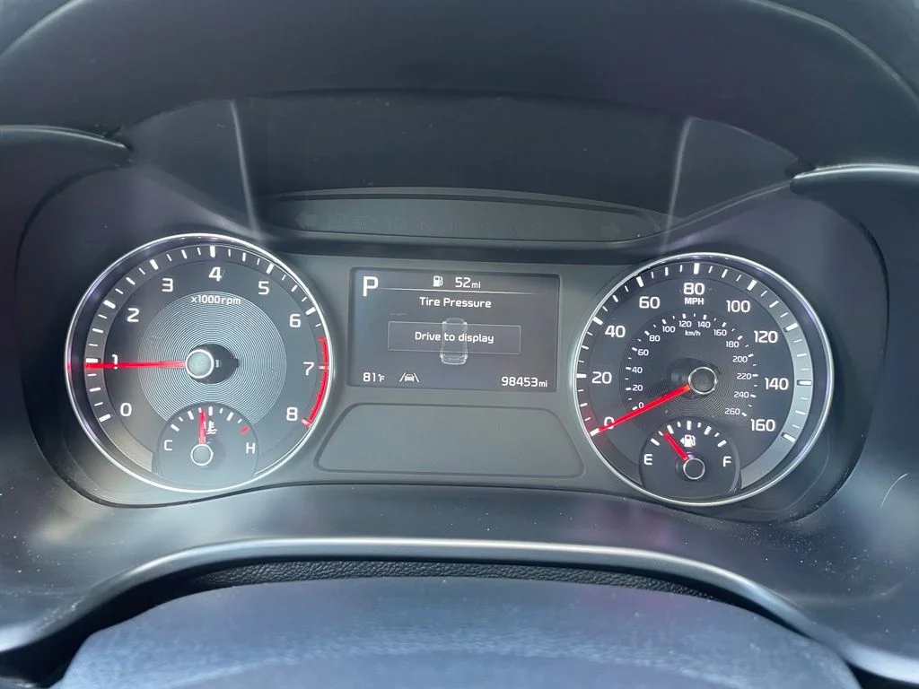 Used 2024 Gray Kia LXS image 7