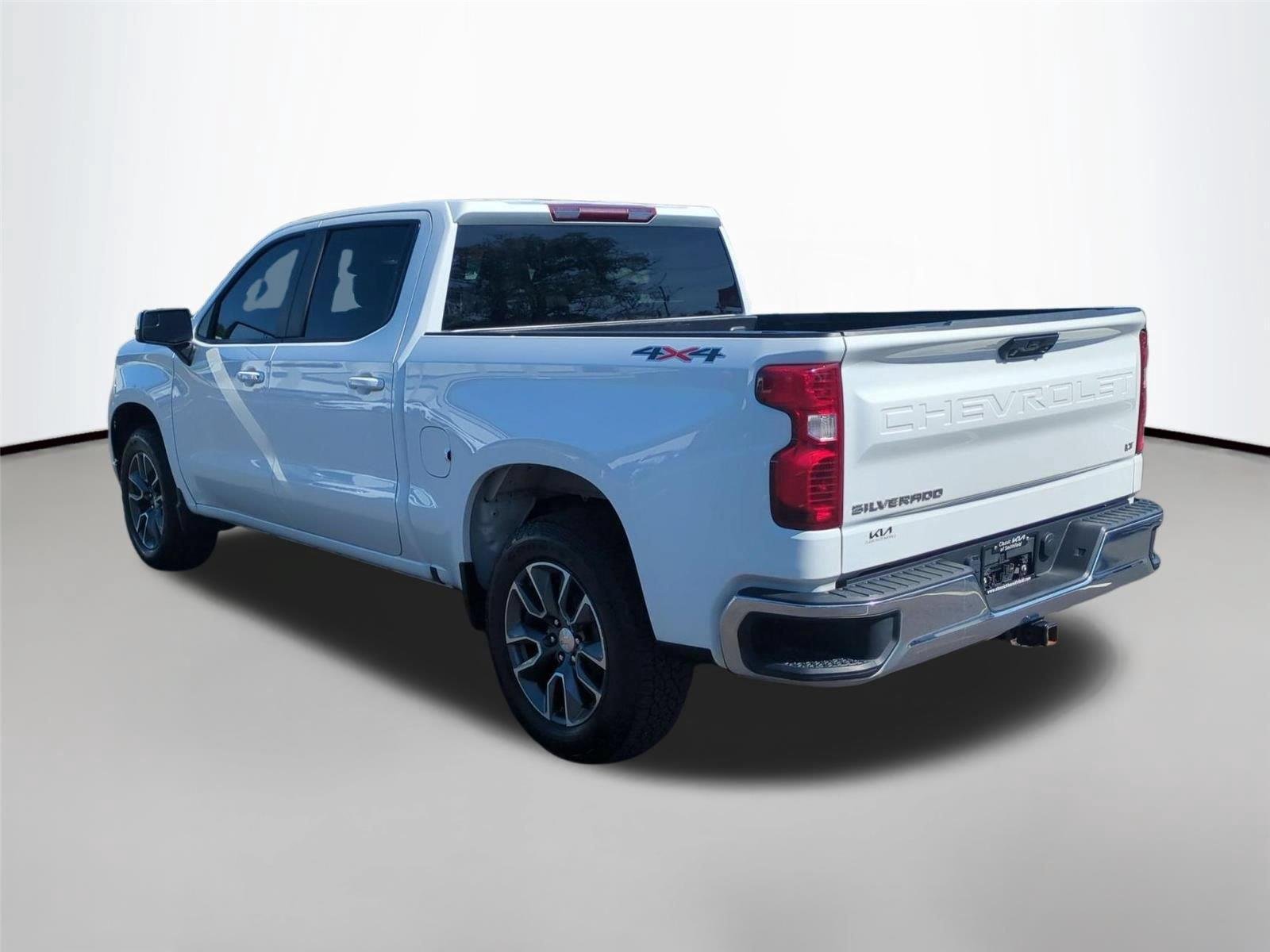 Used 2023 Summit White Chevrolet LT image 3