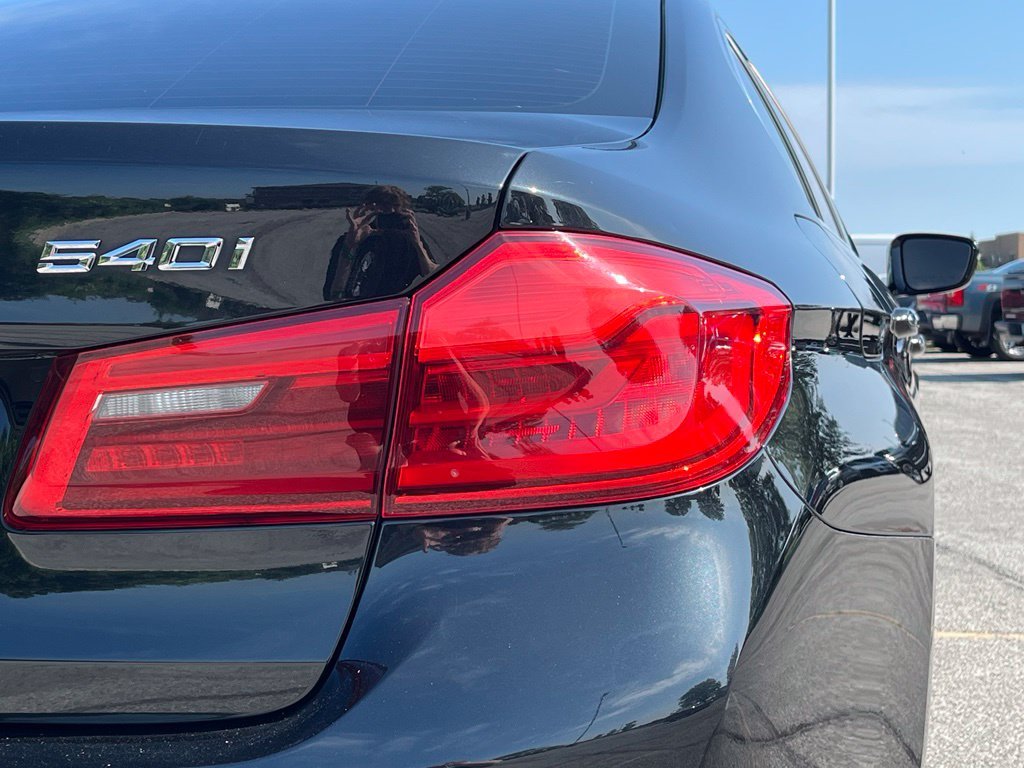 Used 2018 Black BMW 540i xDrive image 15