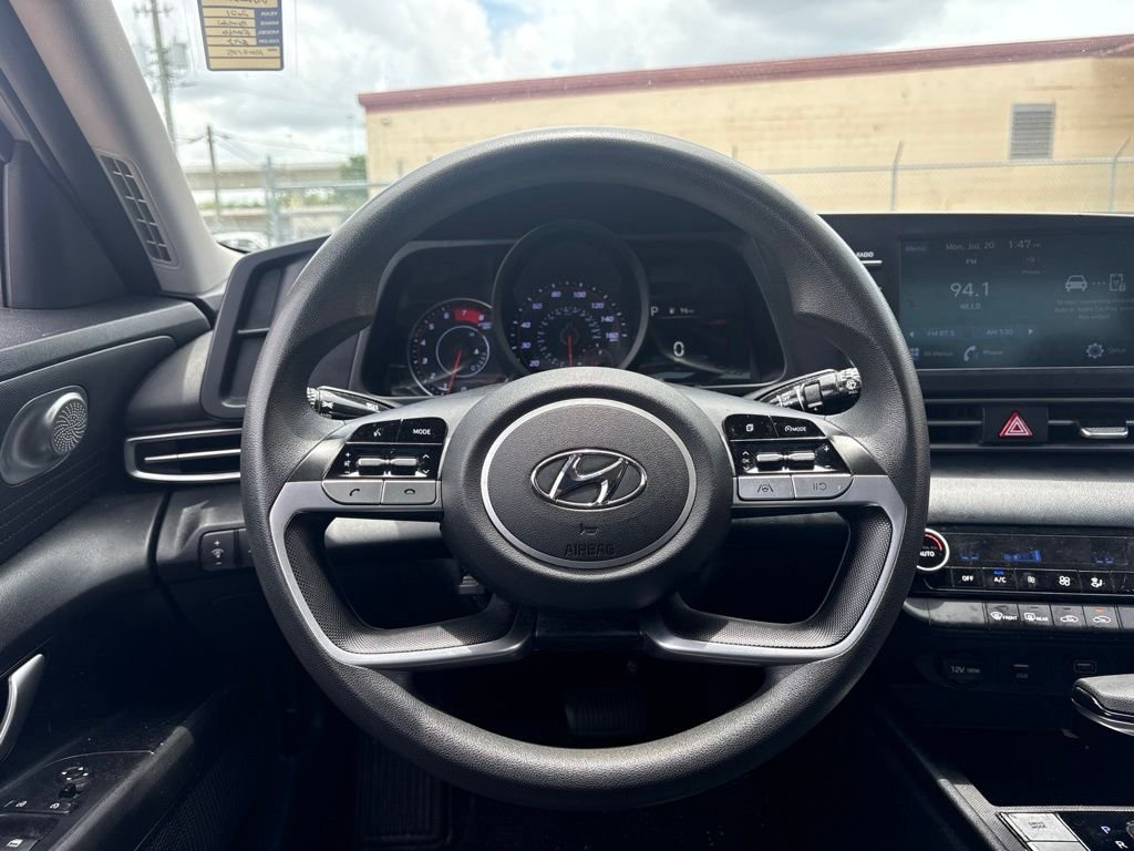 2021 Hyundai Elantra SEL - Photo 18
