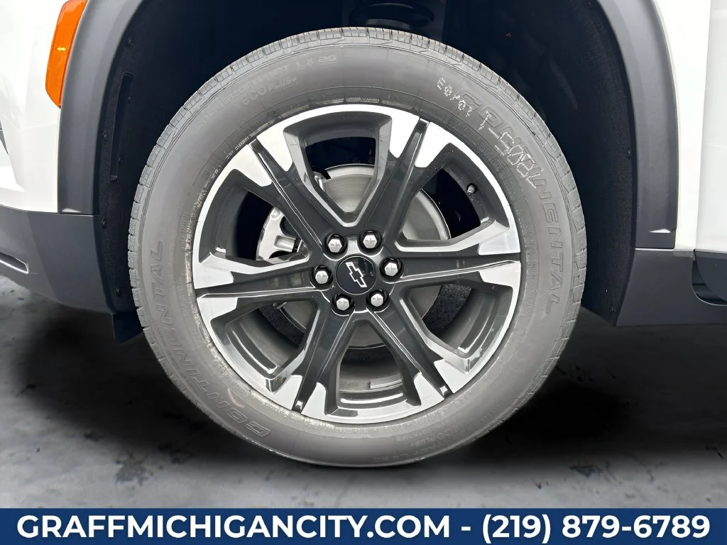 New 2027 Summit White Chevrolet LT image 38