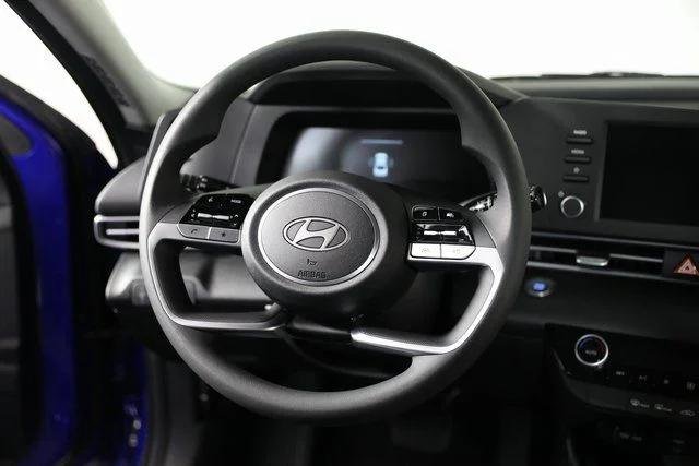 2025 Hyundai Elantra Blue - Photo 36