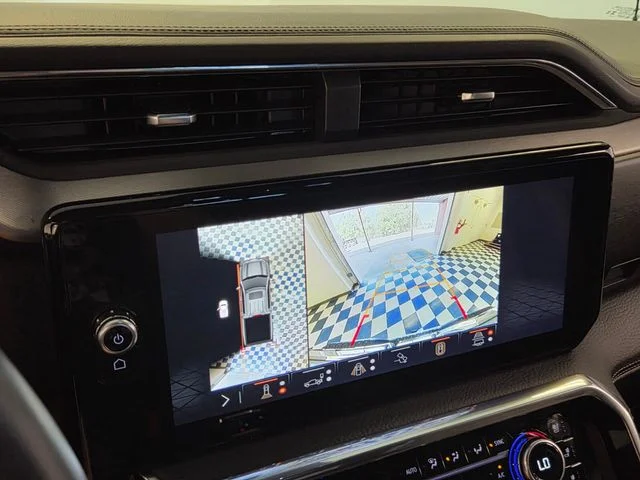 Used 2025 Silver GMC Denali image 20