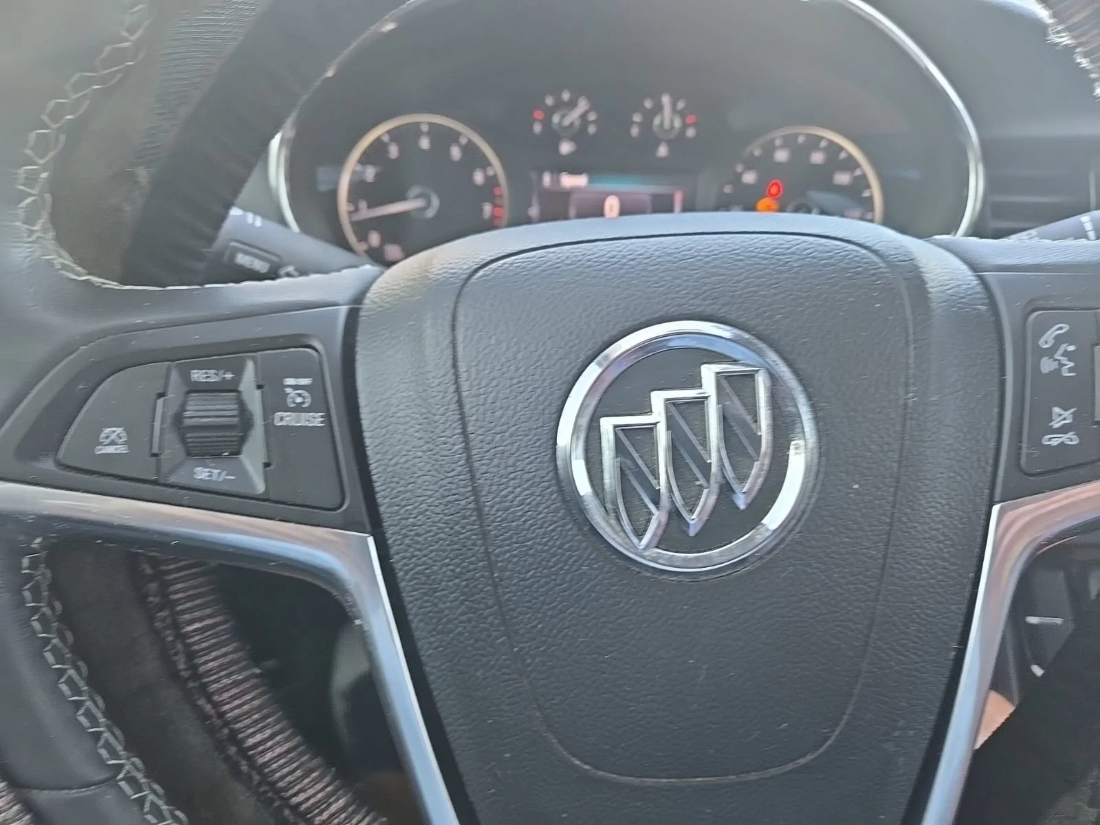Used 2022 Includes (MDP) Anthracite lower exterior accent color, Paint code W598F.) Buick Preferred image 17