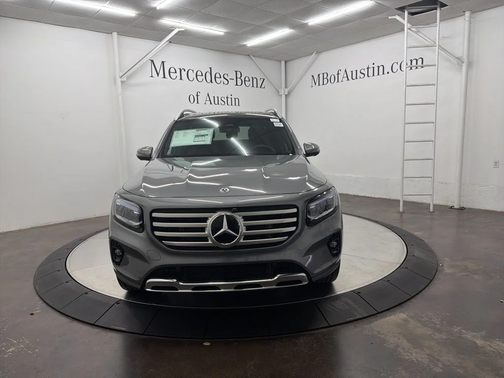 Used 2026  Mercedes-Benz GLB 250 image 2