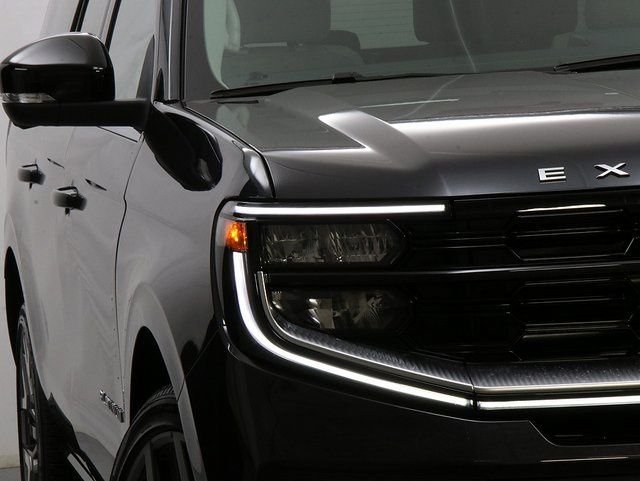New 2025 Dark Matter Gray Metallic Ford Platinum® MAX image 4
