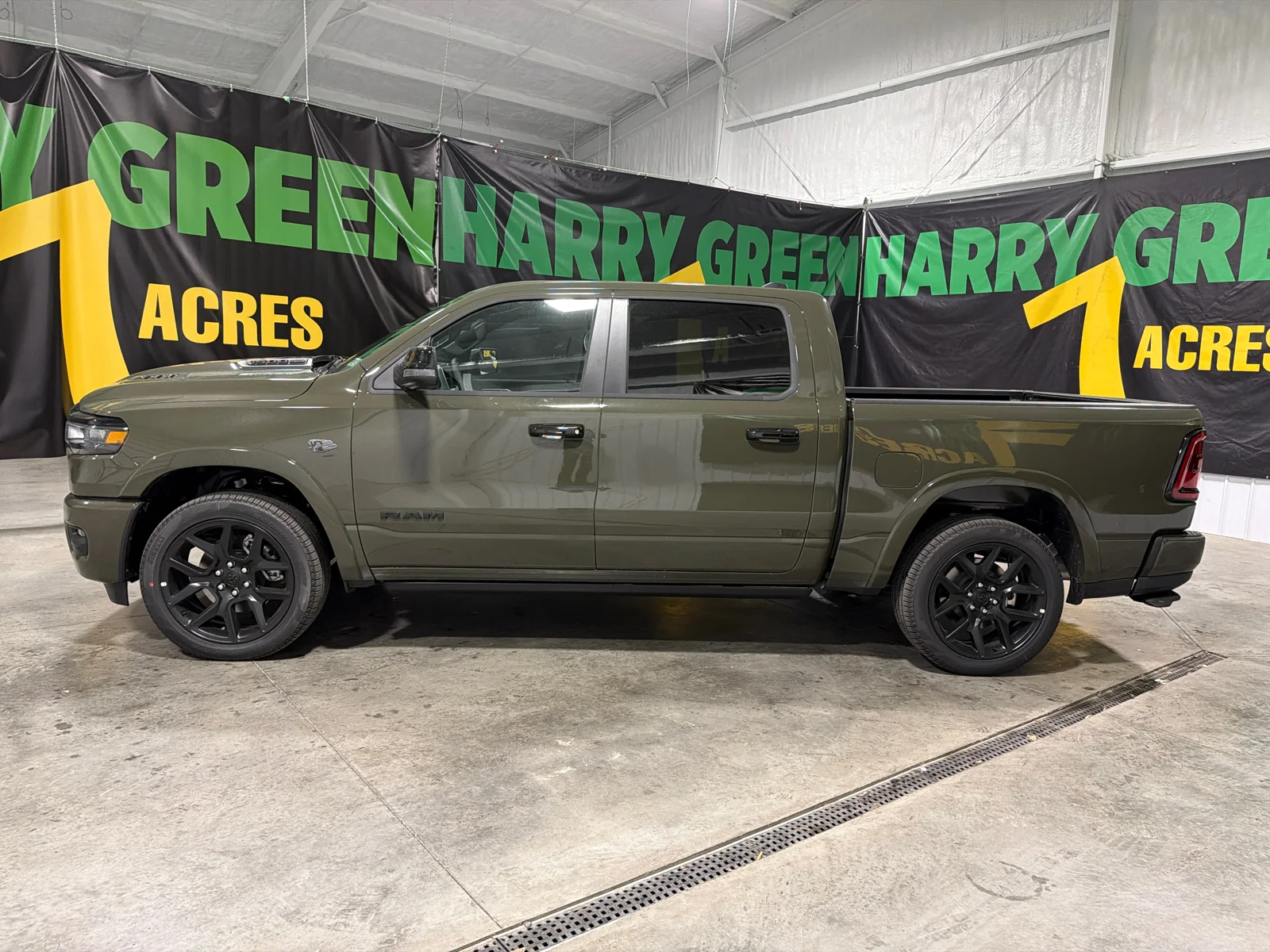 New 2027 Tank Exterior Paint RAM Laramie image 3