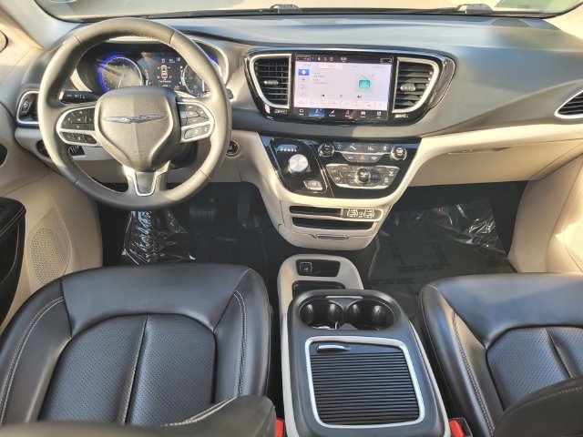 Used 2023 Black Chrysler Touring L image 16