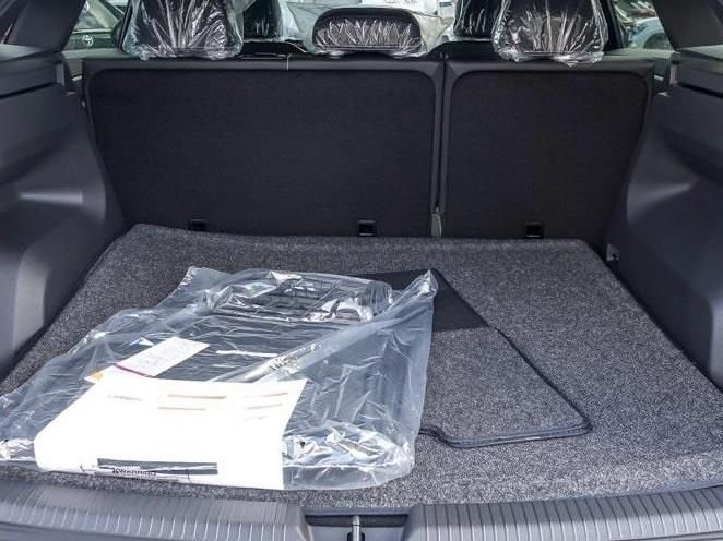 New 2026 Deep Black Pearl Volkswagen 2.0T SE image 9