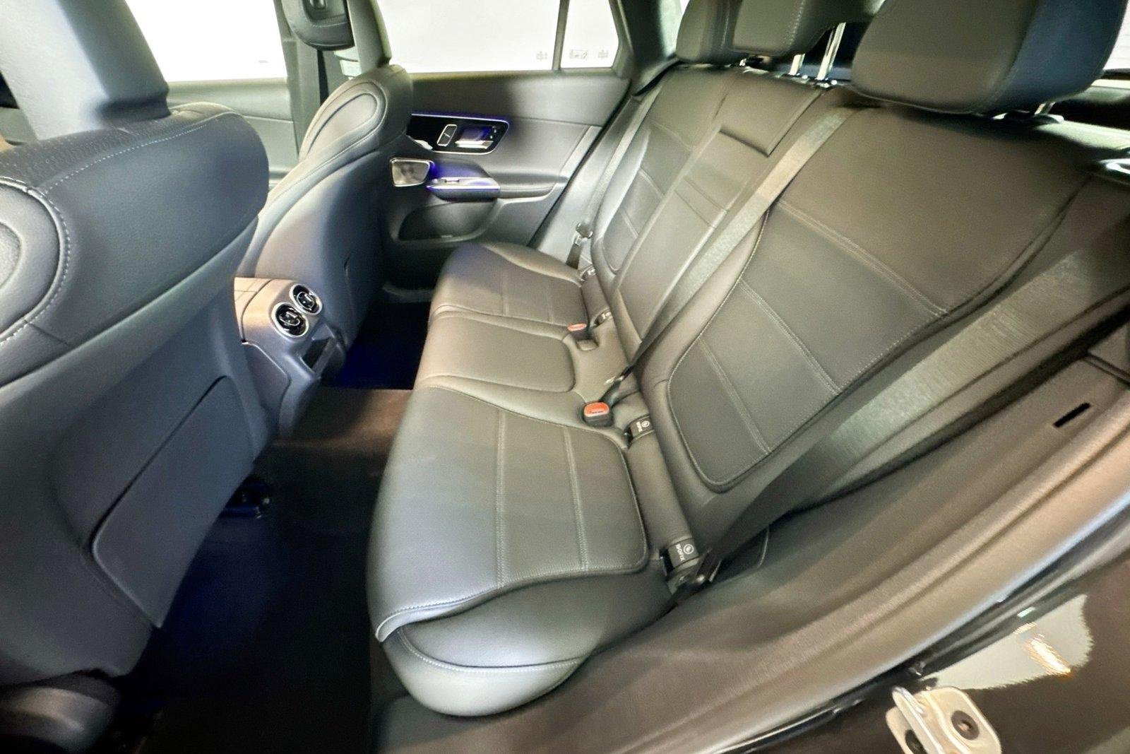 New 2026 Graphite Grey Metallic Mercedes-Benz GLC 300 image 22