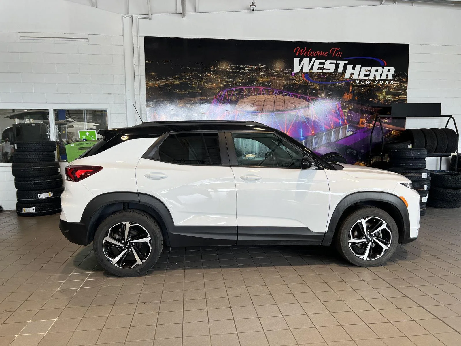 Used 2023 SUMMIT WHITE Chevrolet RS image 12