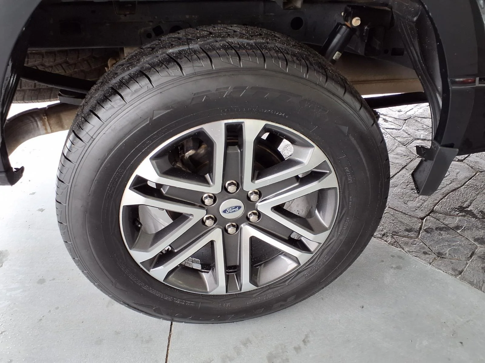 Used 2023 Agate Black Metallic Ford XL image 11