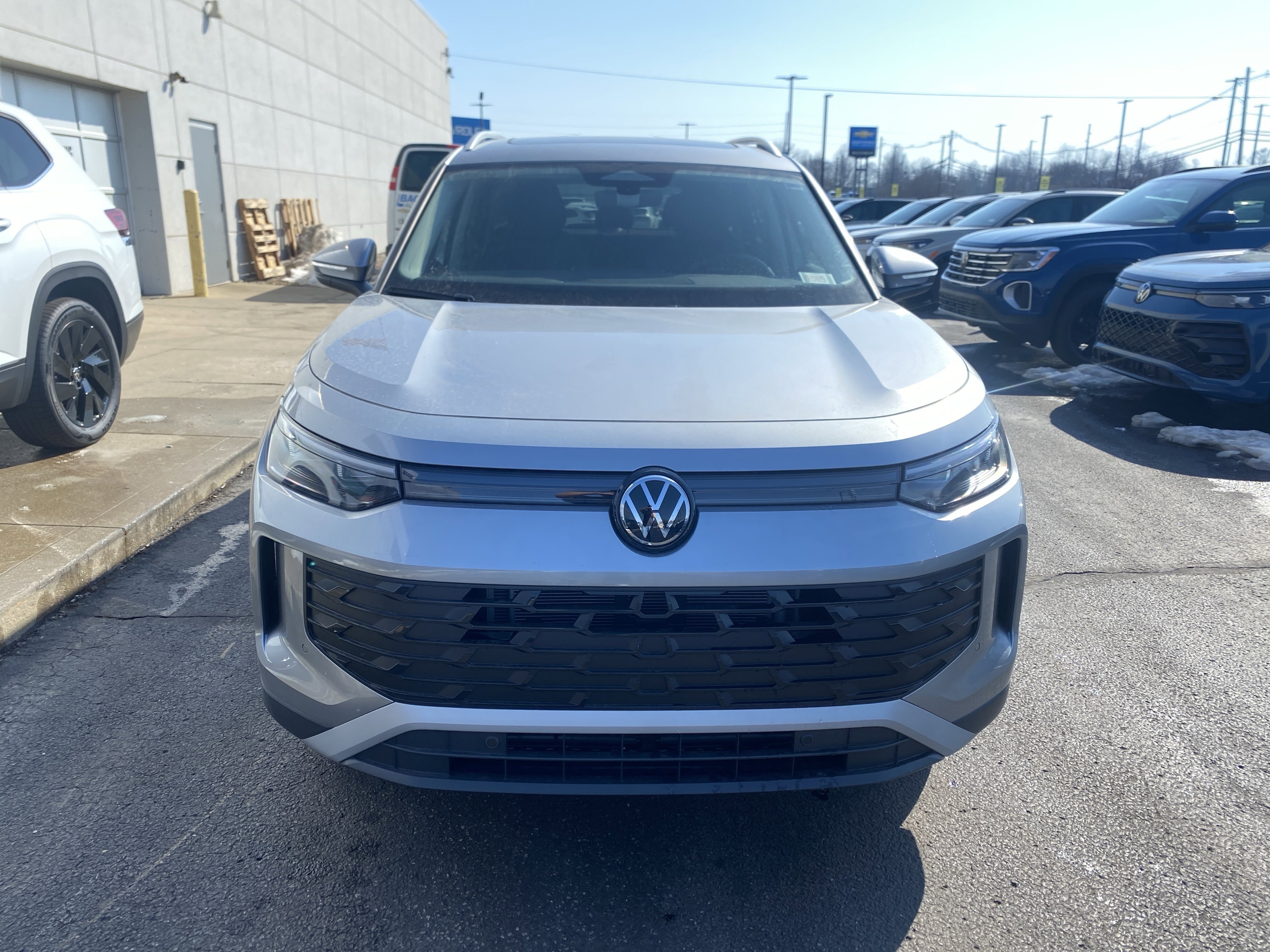 New 2026 Pyrite Silver Metallic Volkswagen SE image 3