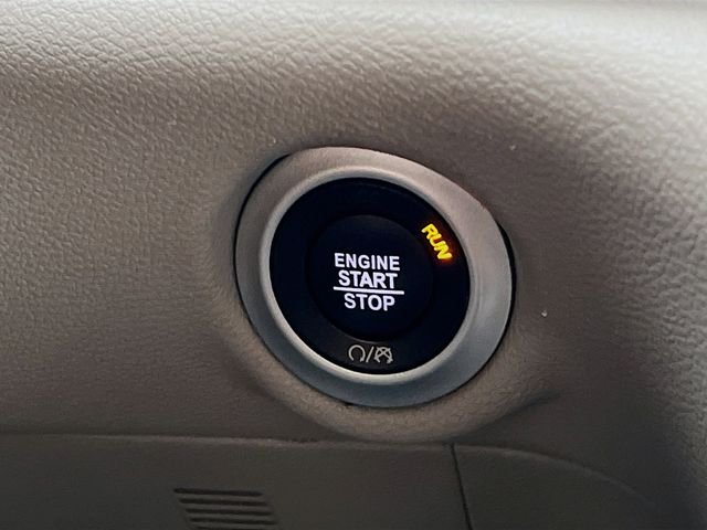 2024 Chrysler Pacifica Touring L - Photo 16
