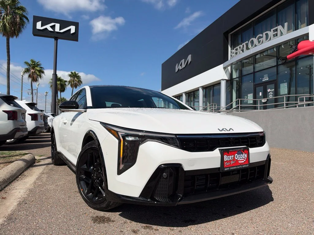 New 2027 White Kia GT-Line image 1