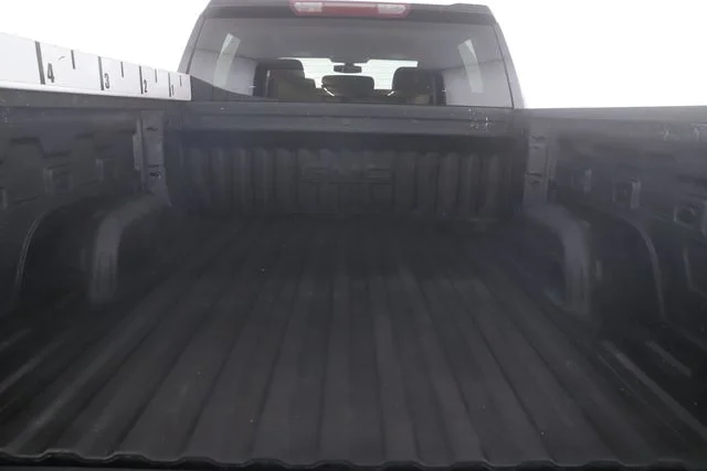 Used 2021 Black GMC Base image 28