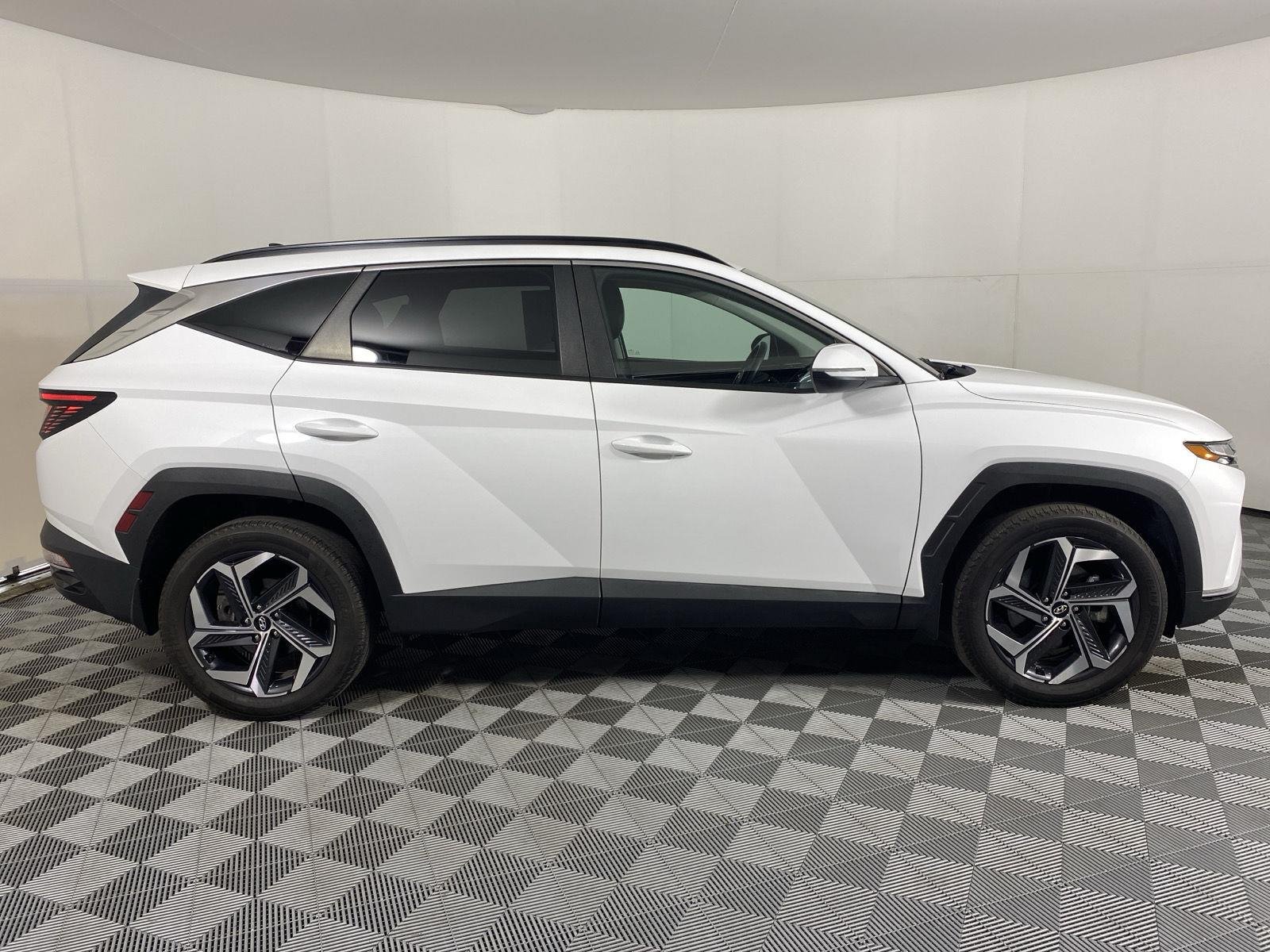 Used 2023 Serenity White Pearl Hyundai SEL image 3