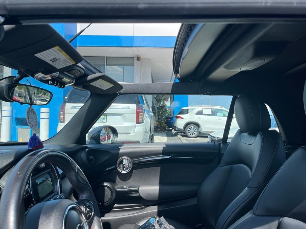 Used 2019 Gray MINI Signature image 17