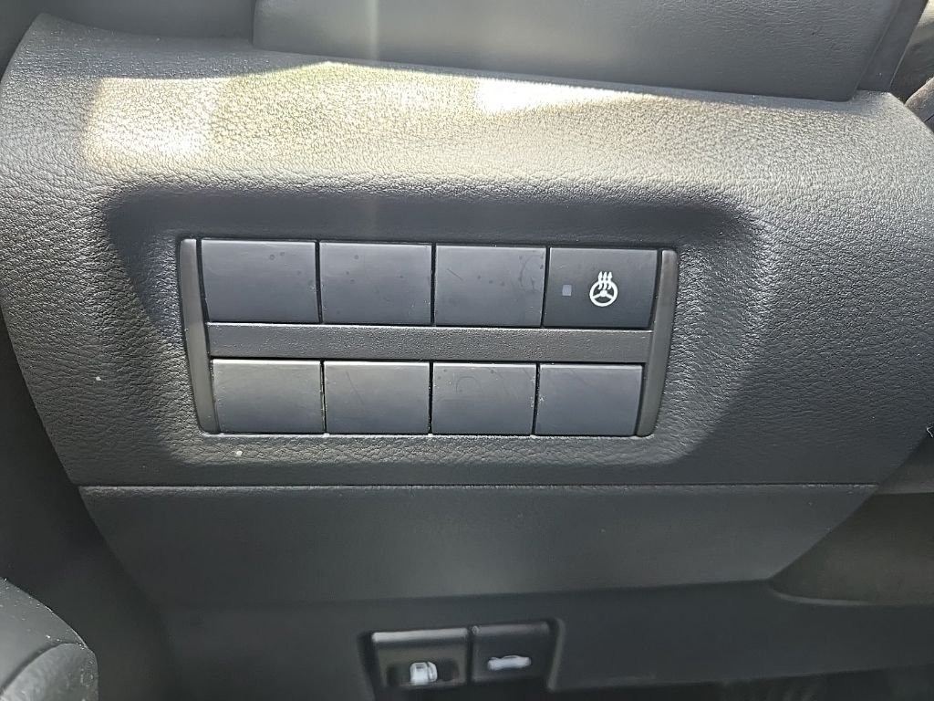 Used 2024 White Nissan SR image 45
