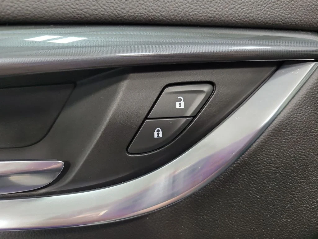 Used 2023 Black Buick Essence image 35
