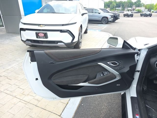 Used 2023 White Chevrolet ZL1 image 15