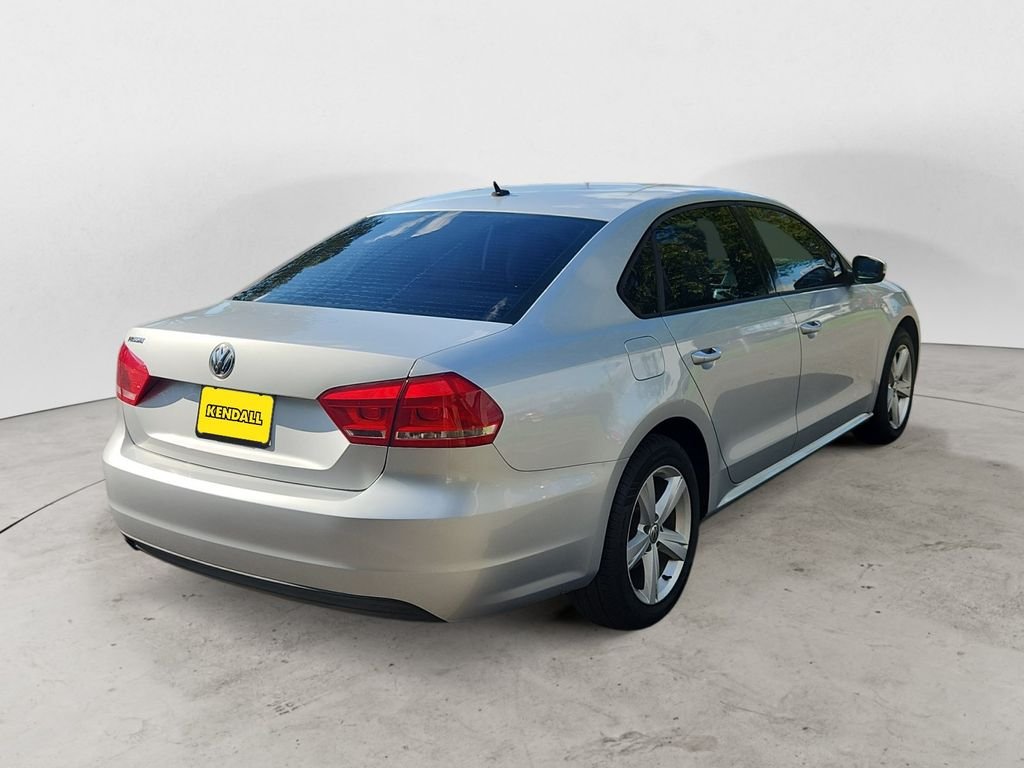 Used 2013 Silver Volkswagen 2.5 S image 5