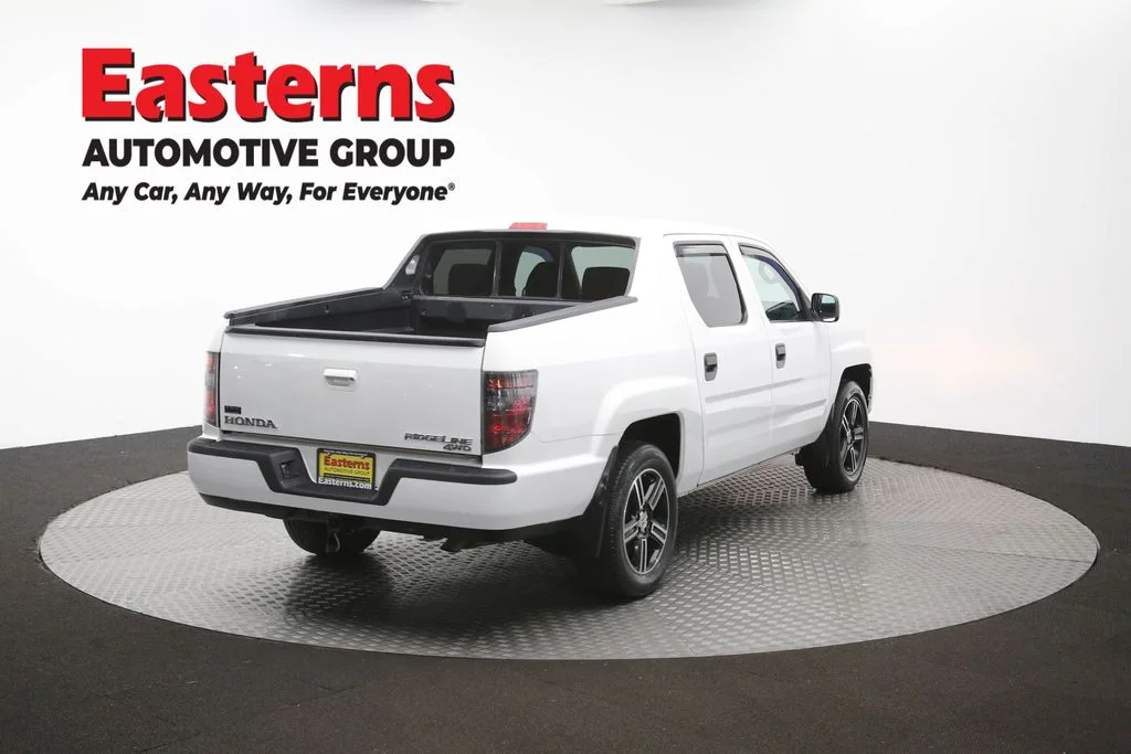 Used 2014 White Honda Sport image 38