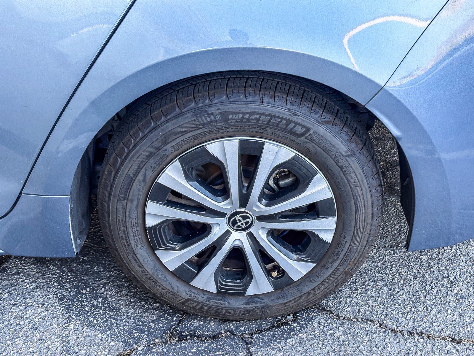Used 2021 Super White Toyota Hybrid LE image 10