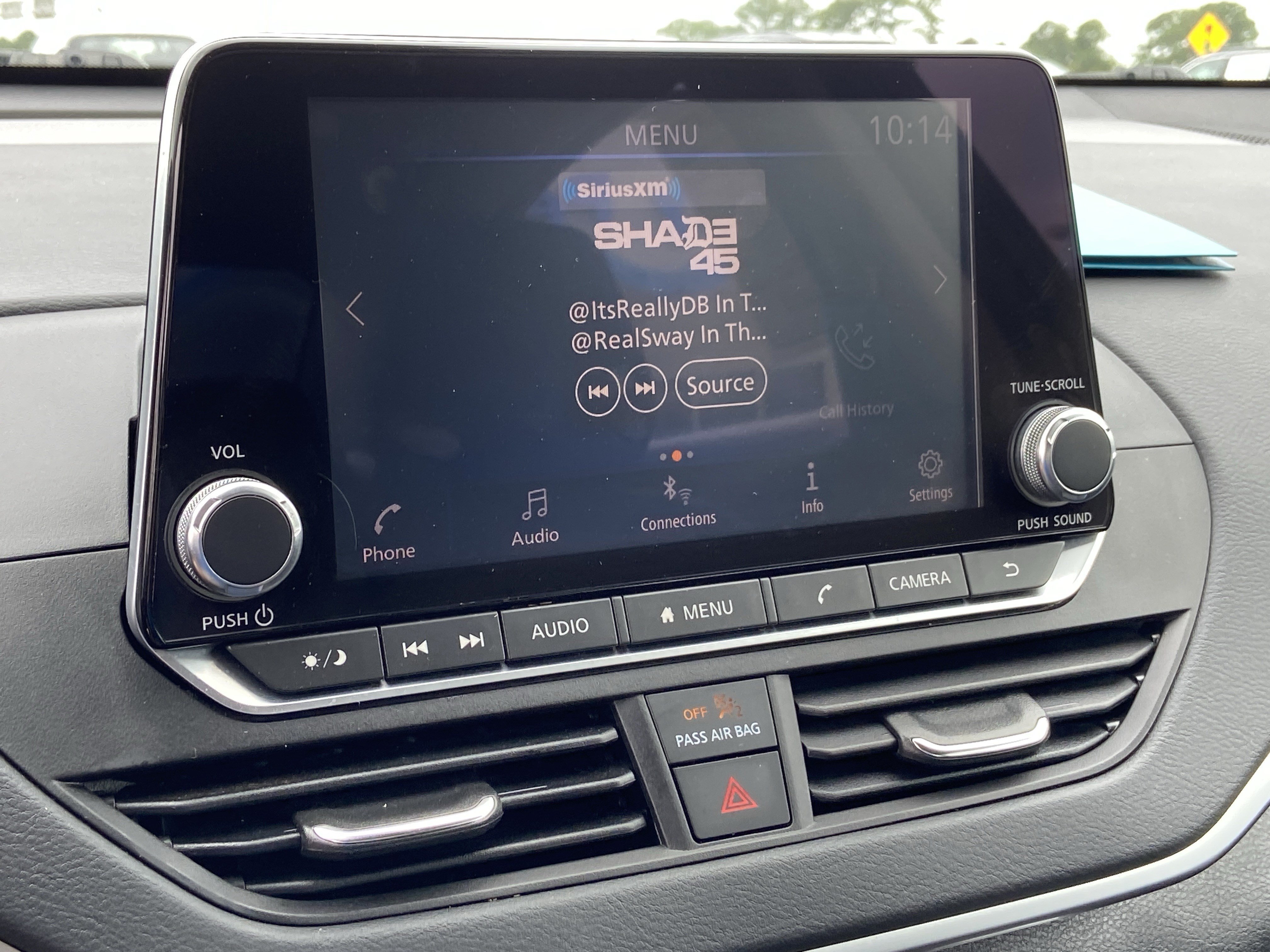 Used 2022 Super Black Nissan 2.5 SV image 38