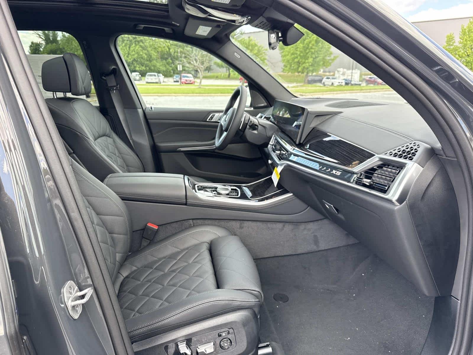 New 2026 Dravit Grey Metallic BMW xDrive40i image 16