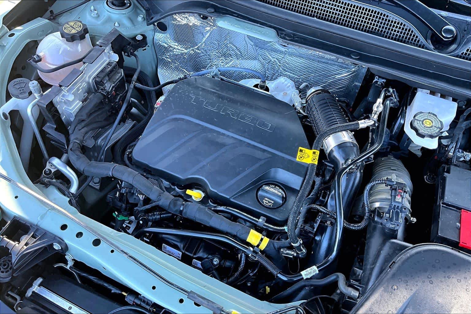Used 2025 Cacti Green Chevrolet ACTIV image 33