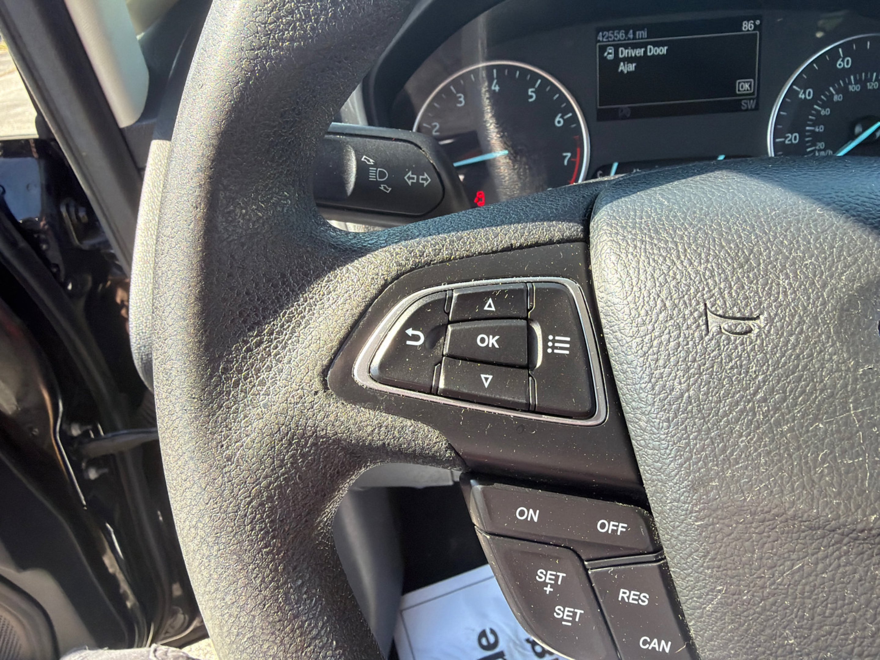 Used 2021 Shadow Black Ford SE image 19
