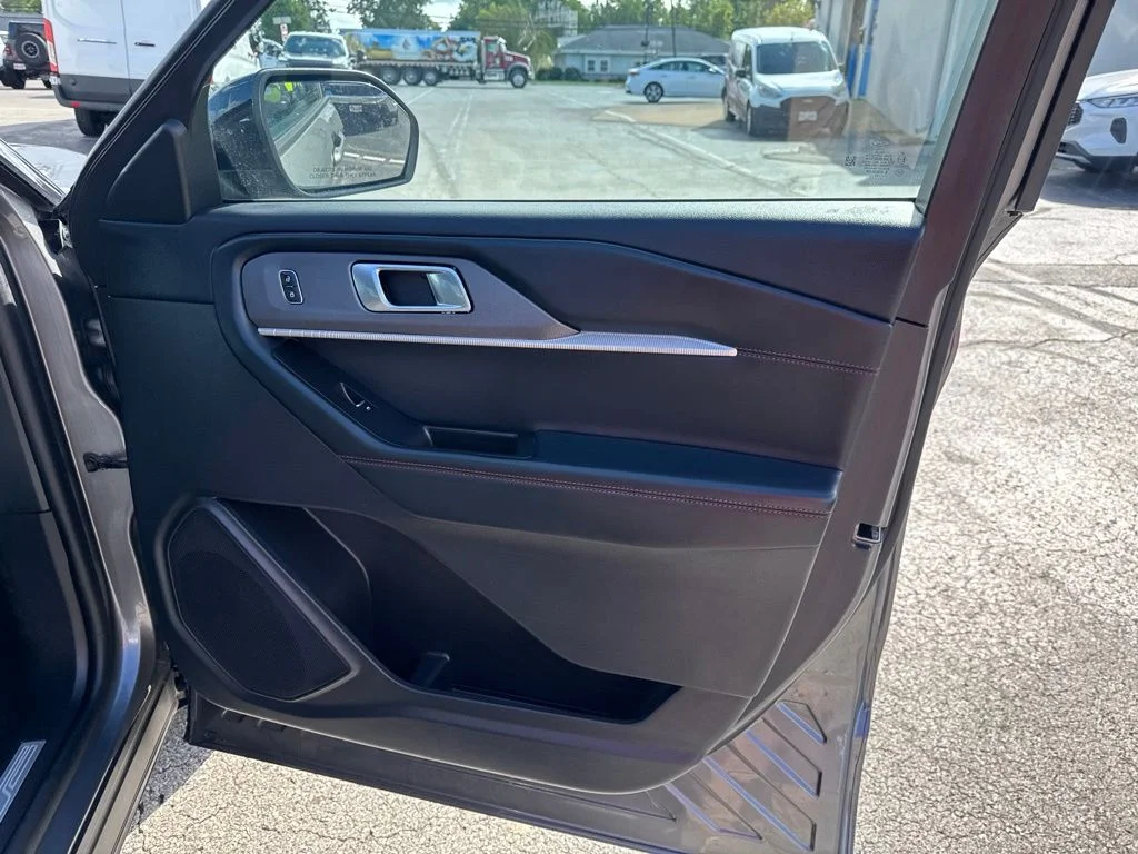 Used 2025 Gray Metallic Ford ST-Line image 35