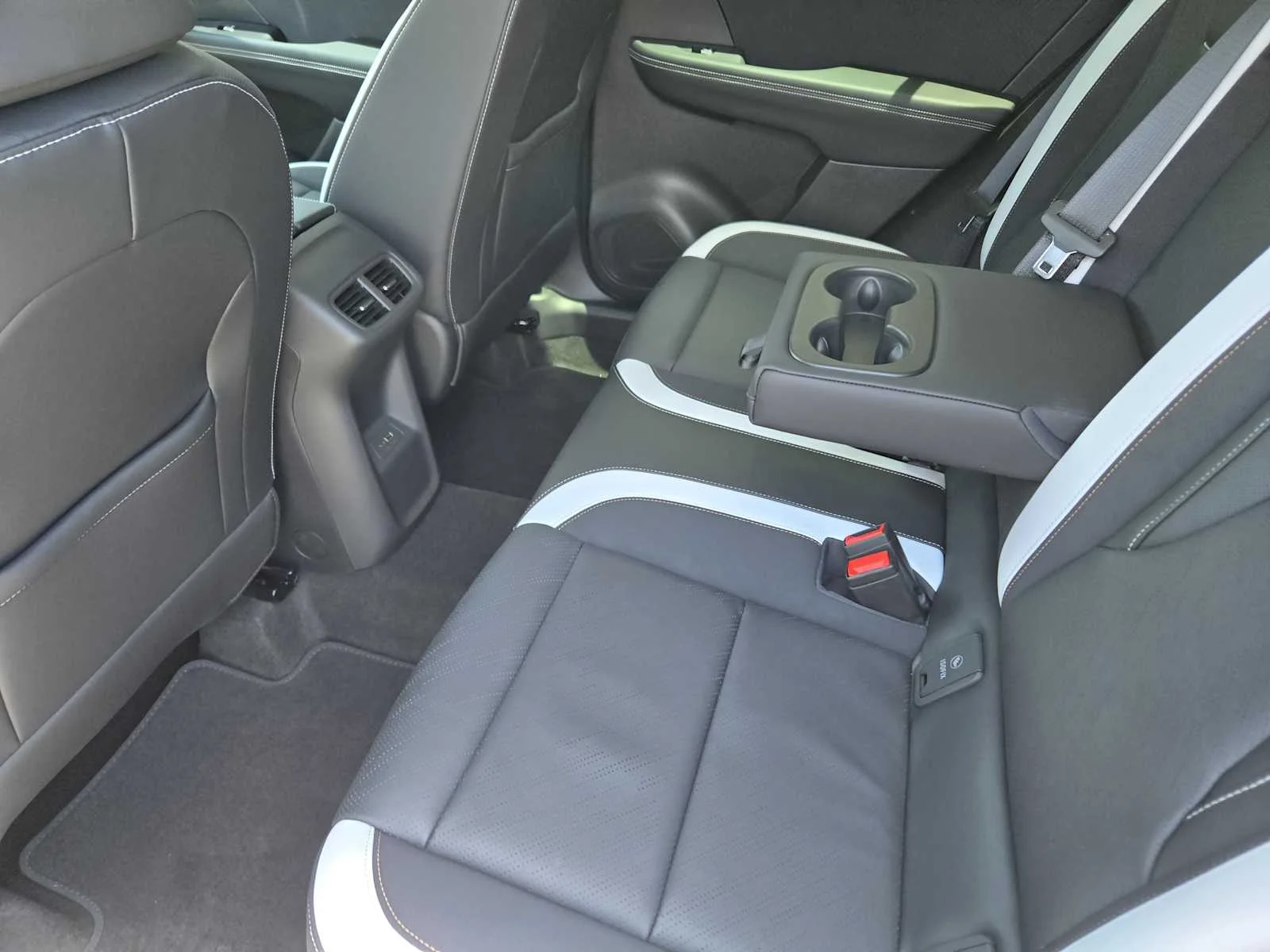 2026 Buick Envision Sport Touring - Photo 18