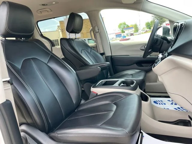 Used 2023 White Chrysler Touring L image 43