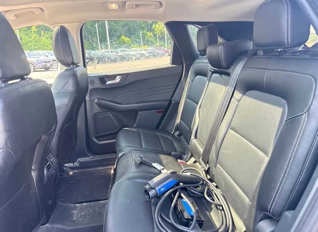 Used 2022 Blue Ford SEL image 10