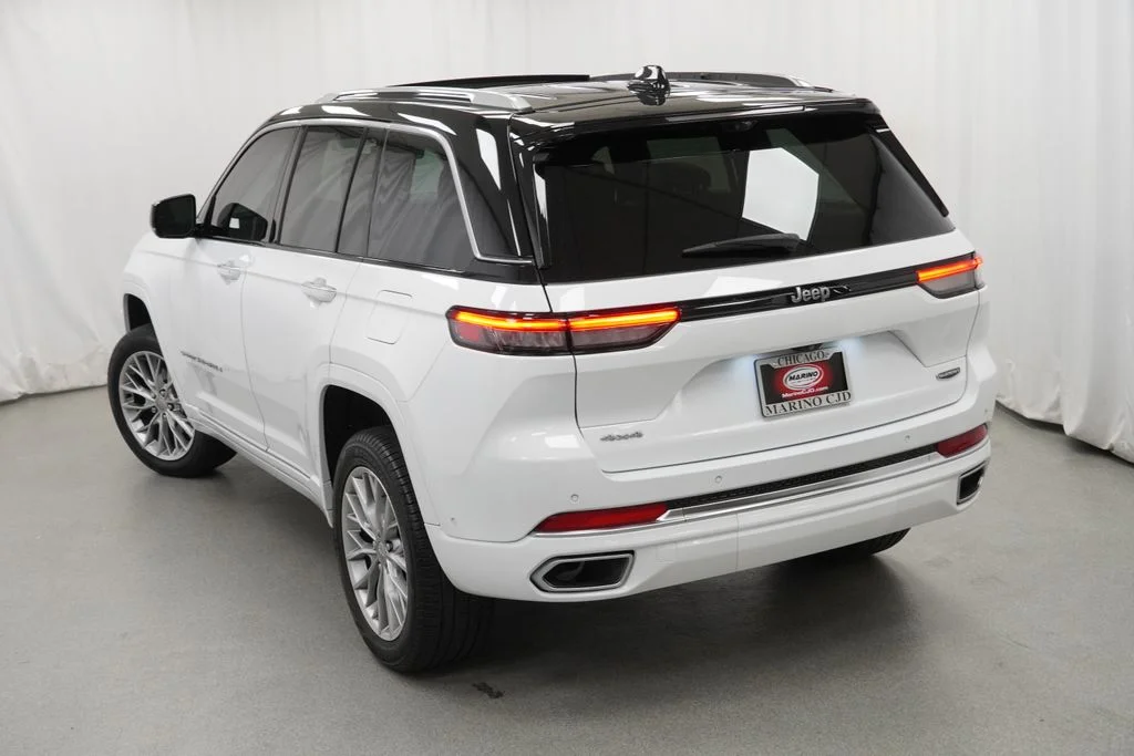 Used 2022 White Jeep Summit image 12