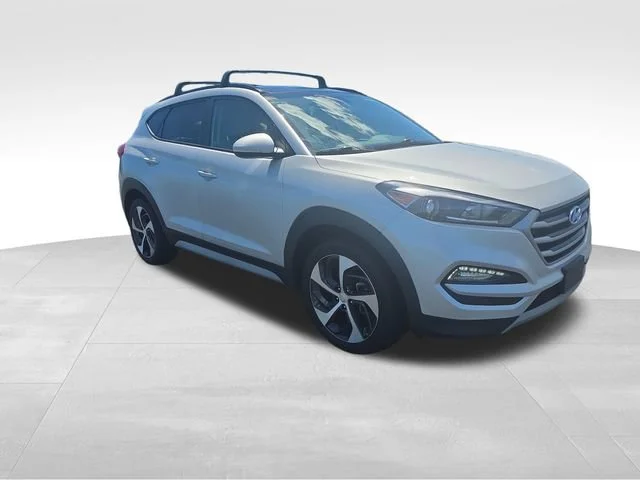 Used 2017 Silver Hyundai Value image 8