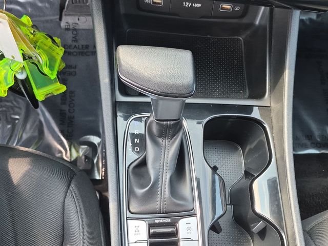 Used 2023 Black Hyundai SE image 21