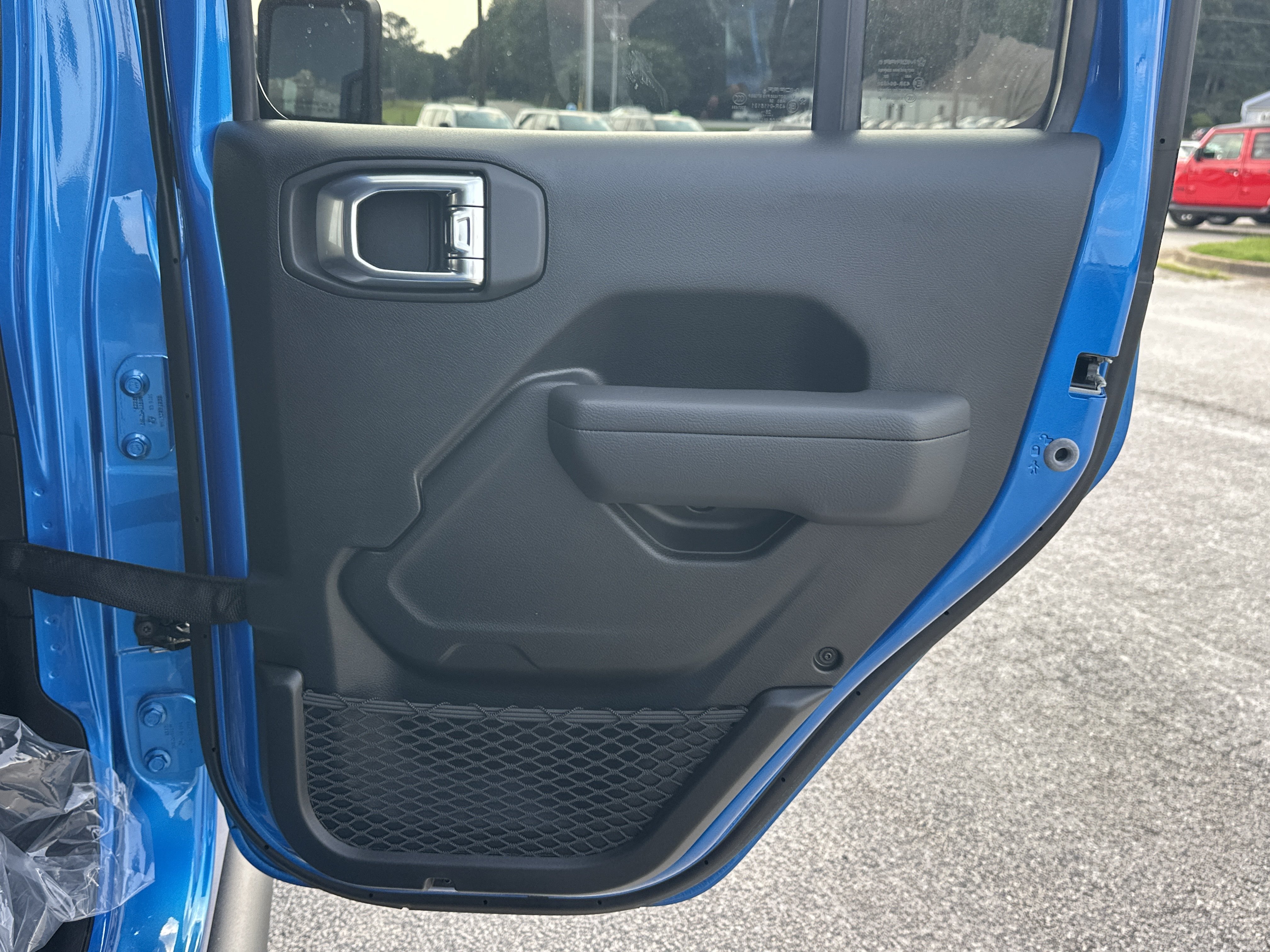 New 2026 Hydro Blue Pearl-Coat Exterior Paint Jeep Sport image 17
