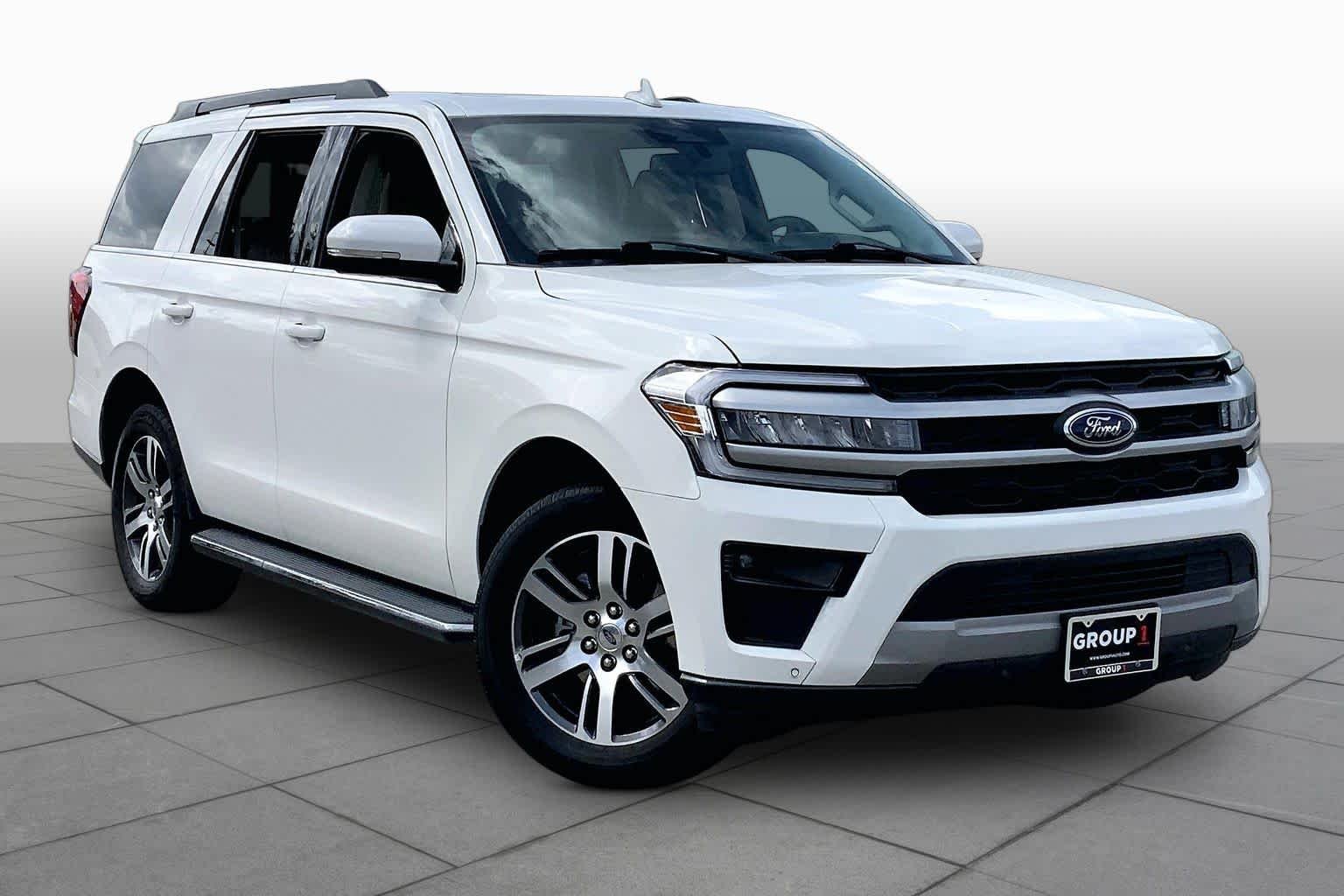 Used 2022 Star White Metallic Tri-Coat Ford XLT image 3