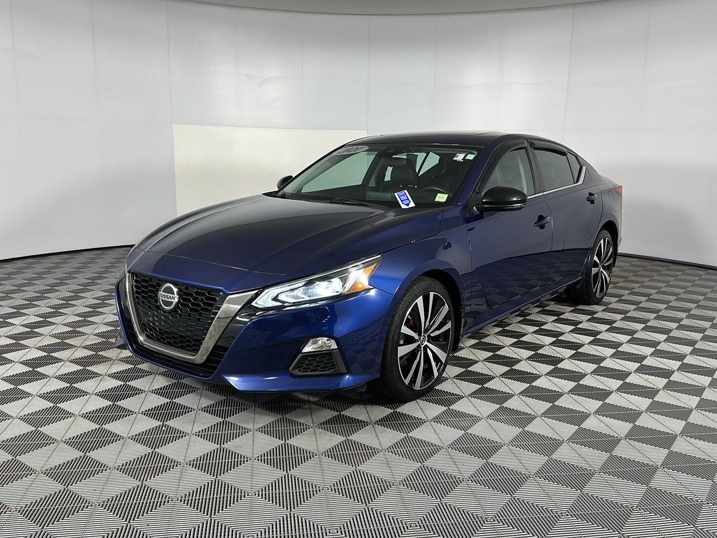 Used 2021 Deep Blue Pearl Nissan 2.5 SR image 6