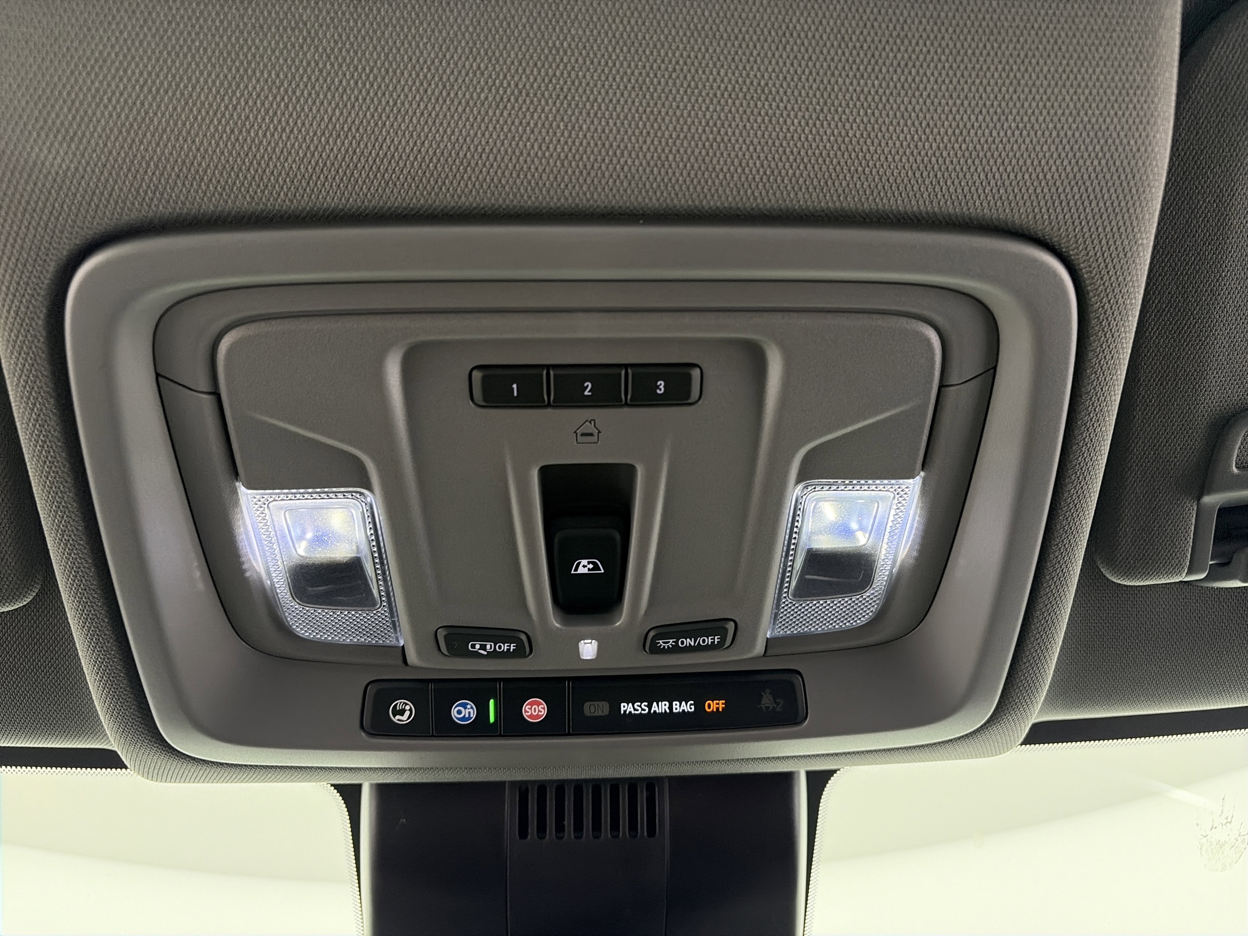 2024 GMC Sierra 1500 SLT - Photo 34