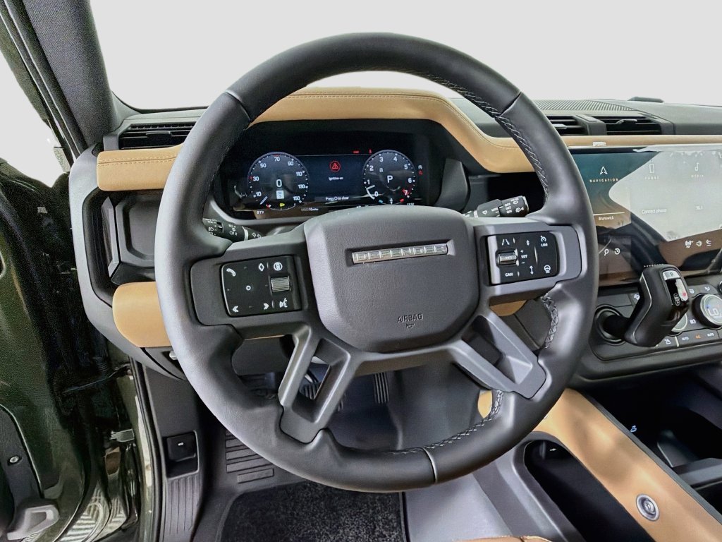 New 2026 Woolstone Green Land Rover X-Dynamic SE image 11