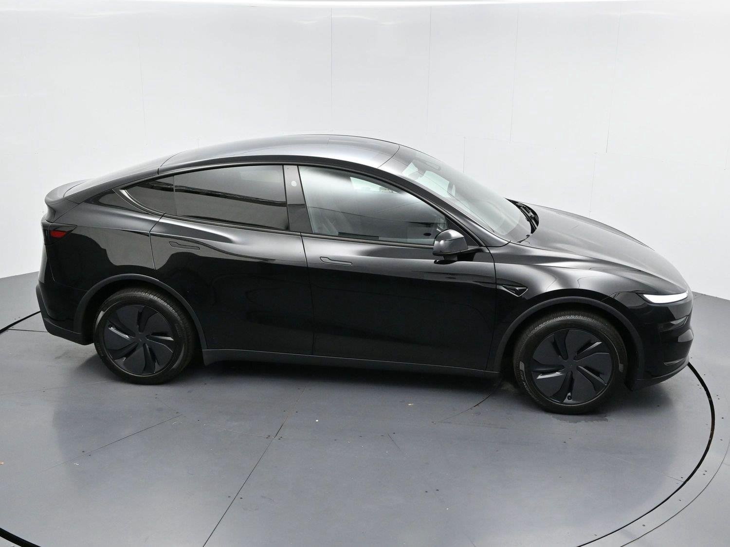 Used 2026 Diamond Black Tesla Long Range image 32