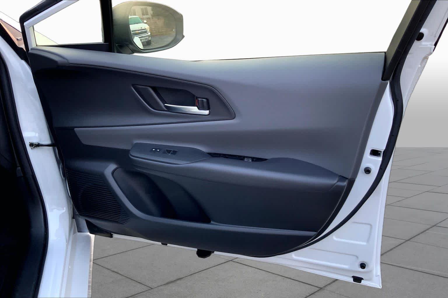 Used 2024 Wind Chill Pearl Toyota XLE image 22