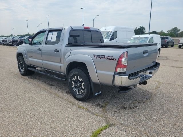 Used 2015 Silver Sky Metallic Toyota Base image 24
