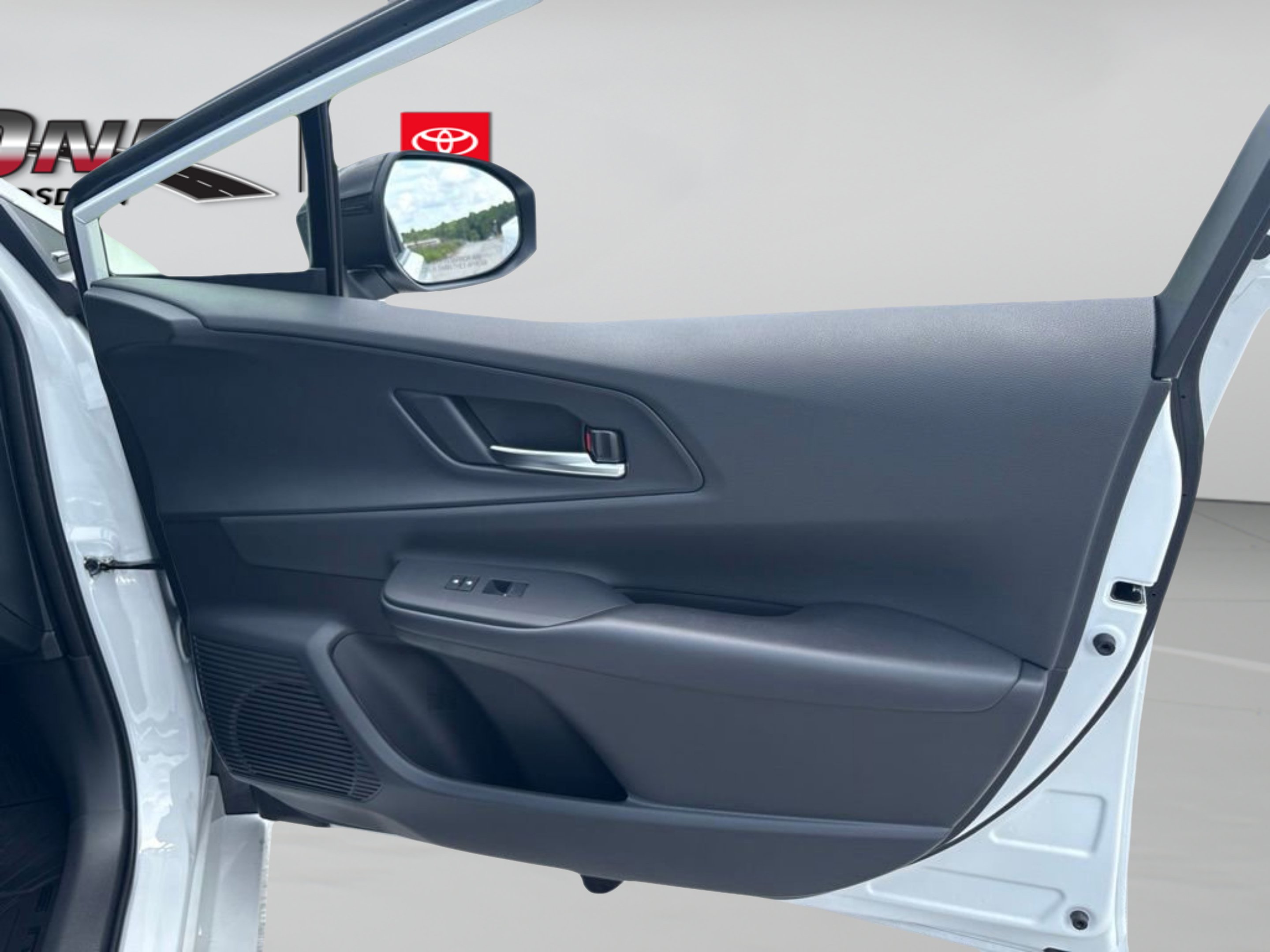 2026 Toyota Prius Plug-in Hybrid XSE - Photo 26