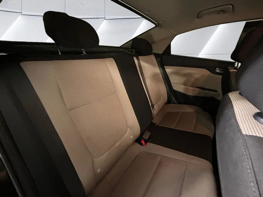 Used 2021 Black Hyundai SE image 16